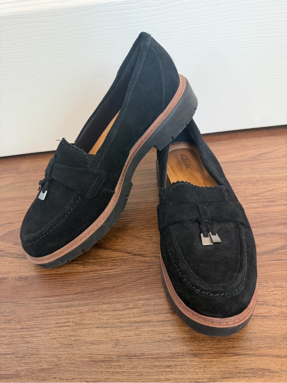 Women’s Clarks Black Suede Tassel Westlynn Bella Loafer Size 9 - Picture 2 of 7